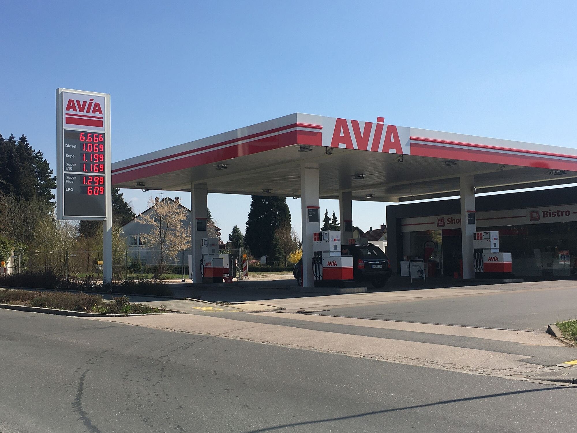 ESSO Heilsbronn ist jetzt AVIA